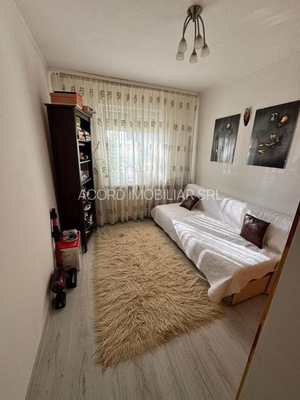 Apartament 3 camere semidecomandat-zona Inel 2 - 8