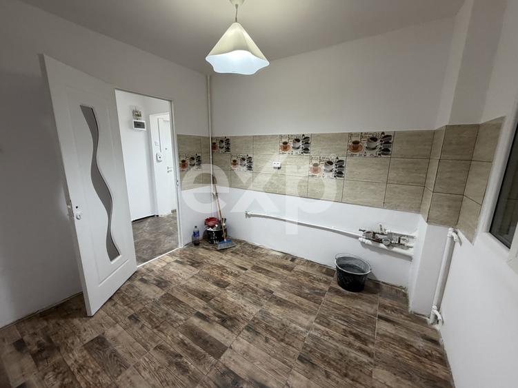 3 camere 68 mp 8 min metrou Titan bloc reabilitat parc 3 min