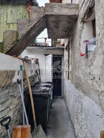 Casă funcțională, curte proprie, finisaje moderne - 14