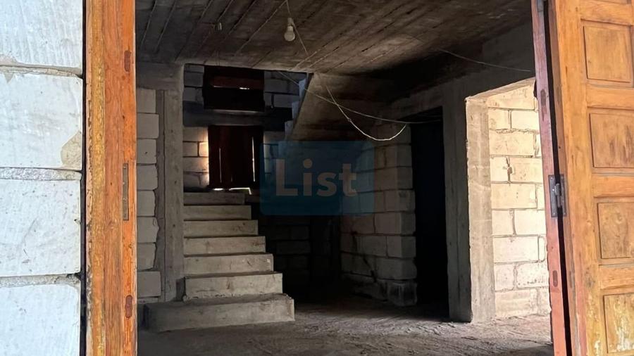 Casa Duplex partial finalizata, zona Andrei Muresanu