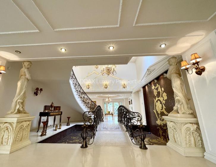 Impressive Villa *1500 SQM usable* 2613 SQM land / Open to the lake - 14