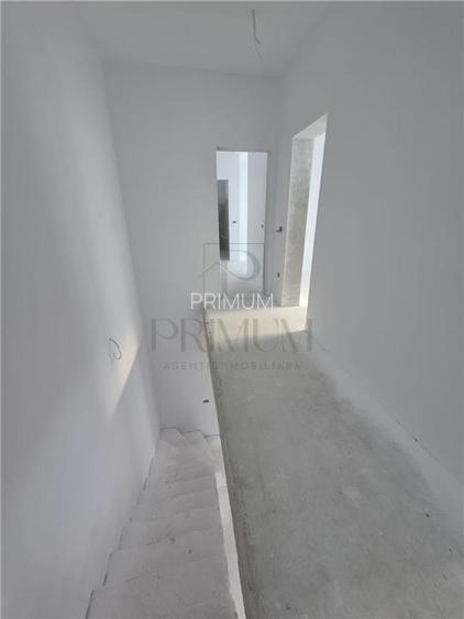 Duplex spatios - 4 dormitoare - zona in plina dezvoltare. - 10