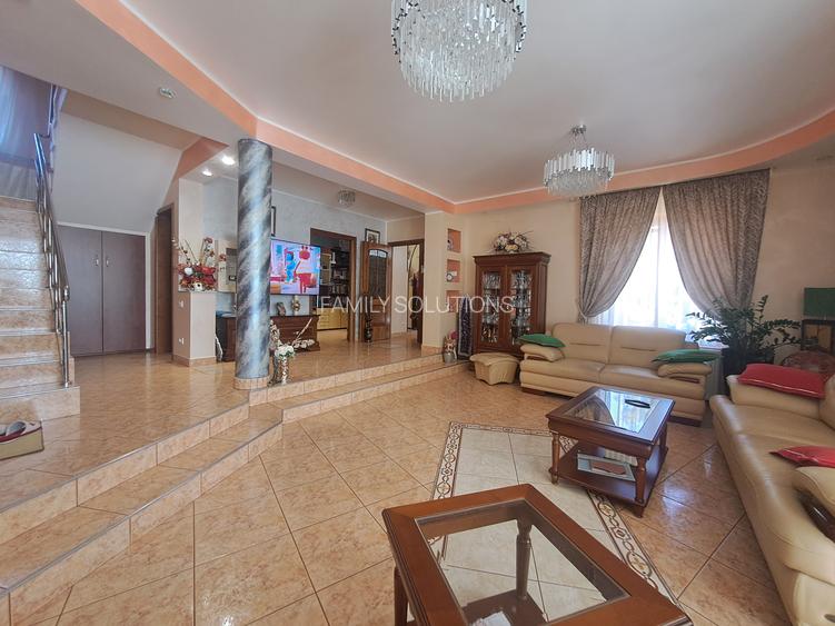 Casa individuala cu piscina. P+1+M. zona foarte buna - 38