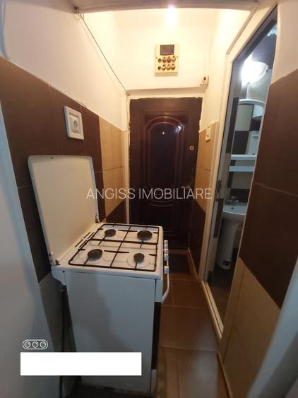 Garsoniera 10mp RENOVATA COMPLET -Etajul 1 -Zona Penny-Politie - 2
