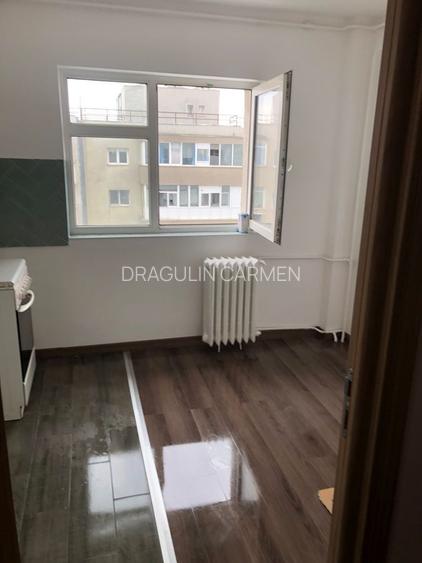 Apartament 2 camere renovat complet-zona Bobocica - 2