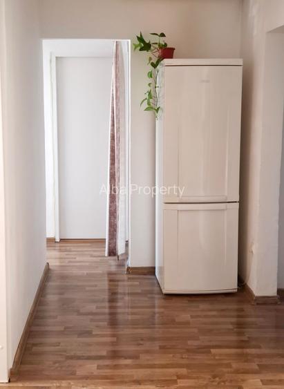 Apartament 3 camere  decomandat , zona  Cetate - 6