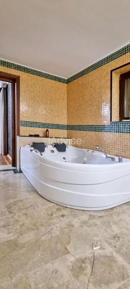 Vilă deosebită în cartier exclusivist la intrarea în Sânpetru - 10