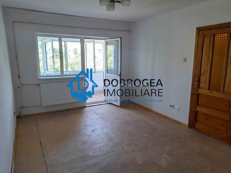 GAVRIOV CORNELIU -2 CAMERE DECOMANDAT, ETAJ 4 - 3