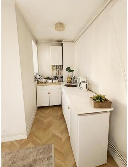 Garsoniera libera la vanzare, recent renovata zona Piata Astra - 4