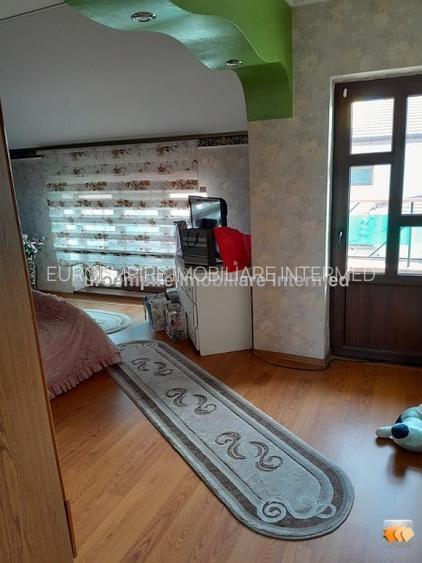 Vilă de vânzare cu 5 camere, regim de înălțime P+1 zona - 15