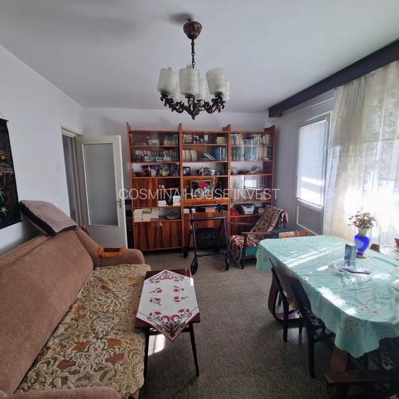 Se inchiriaza apartament,decomandat doua camere,etaj 10/11 ,pret 300 euro/luna. - 7