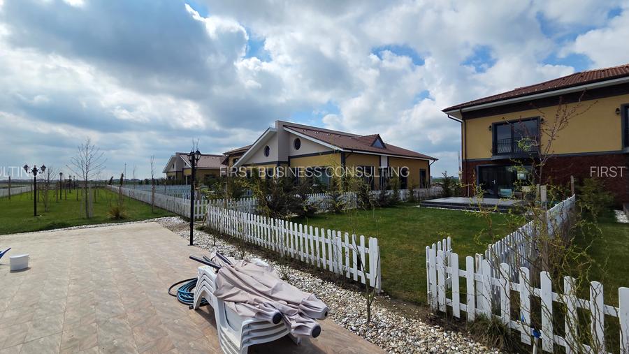 VILE P+M, 5 camere+Teren 300 mp.zona Otopeni, COMPLEX CU PISCINA-COMISION 0% - 40