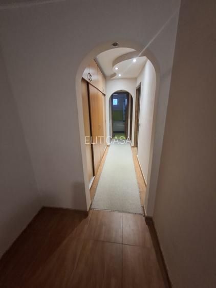 Apratament cu 3 camere decomnadat, etajul 3/4, zona Nicolina - 5