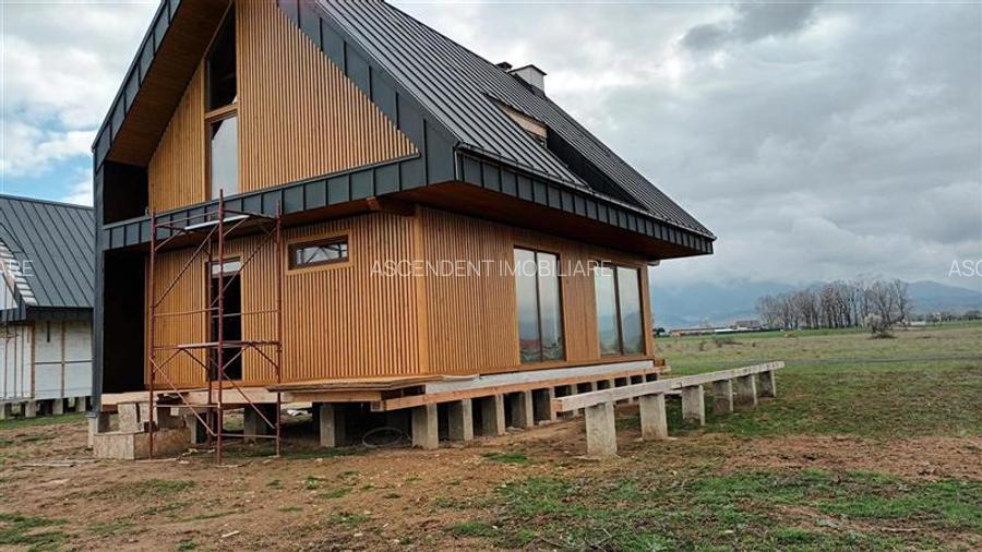 FILM!Casa ergonomica,independenta energetic,123 mp utili,777 mp teren, Rasnov, P - 13