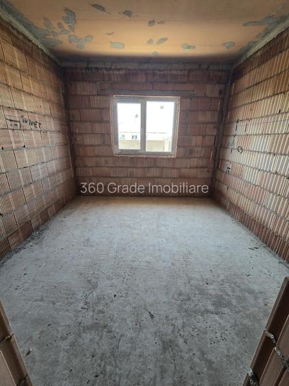 Duplex despartit prin cam. tehnica /  Toate utilitatile - 16