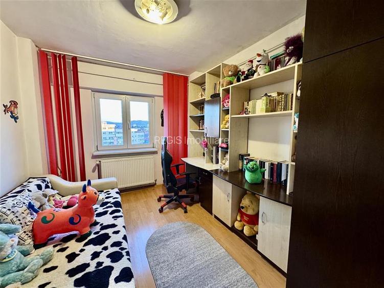 Apartament 3 camere decomandat de vanzare | Zona Judetean - 5