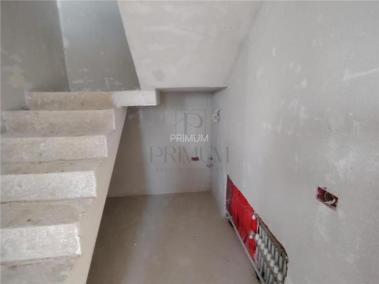 Duplex superb - bucatarie inchisa - teren 375 mp - canalizare - 8