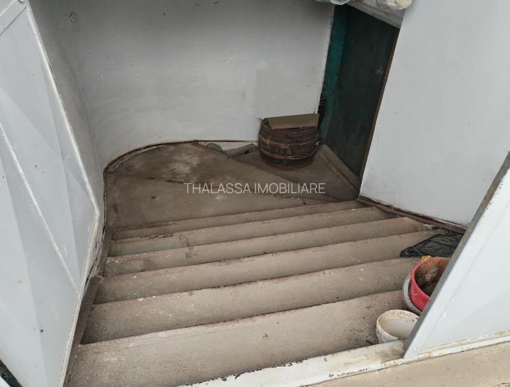 Casa cu teren -  central Segarcea - 13