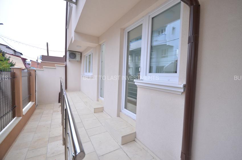 Apartament spatios modern cu terasa - 10