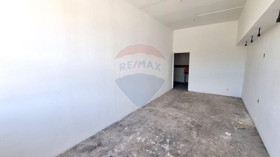 Spatiu comercial 370 mp | Vasile Lucaciu Baia Mare | 3 €/mp