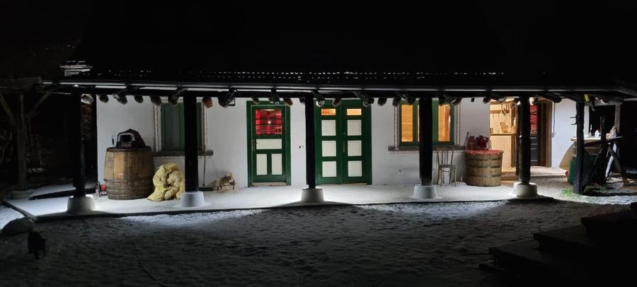 Casa traditionala intr-o zona de vis pe langa Curtea de Arges