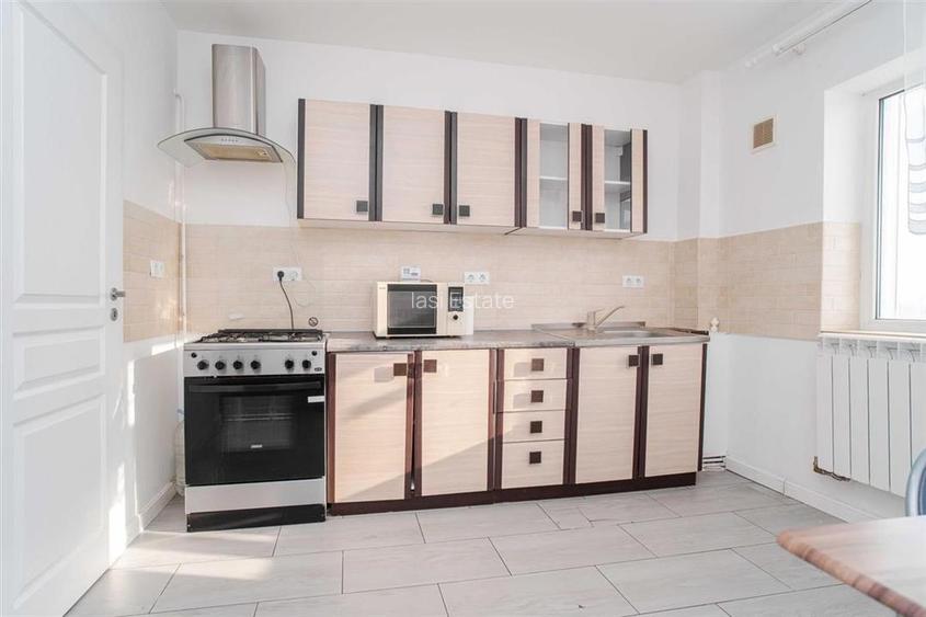 Apartament cu 3 camere in zona centrala - 7