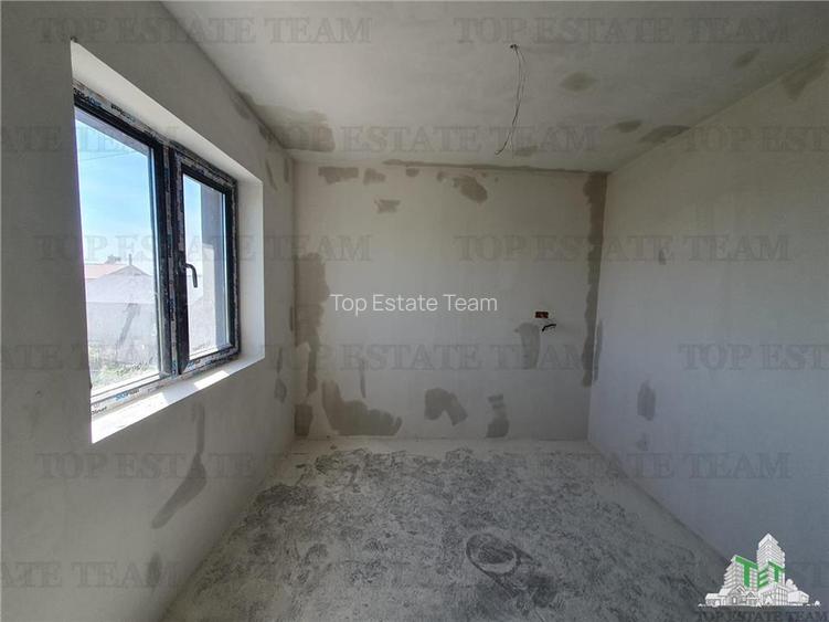 Duplex 8 camere cu doua intrari separate curte comuna Navodari - 15