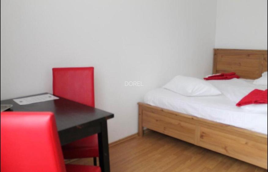 Proprietar vand casa  suprafata utila de 250mp parter etaj. Suprafata teren 272m - 2