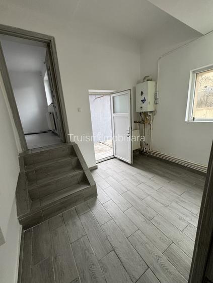 Casă individuală cu 4 camere în B-dul București - 16