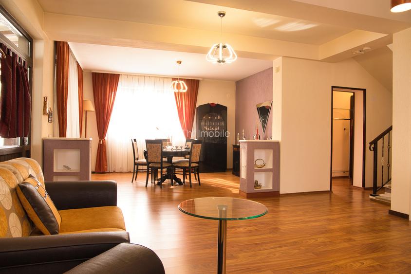 Vilă la munte cu view superb- Valea Doftanei, 1400 mp teren; casă 400mp - 4