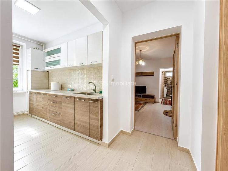 Apartament spatios cu 2 camere si 2 balcoane zona Tractorul - 7