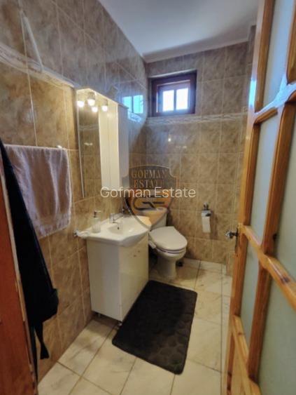 Vila KM 5, D P+1E+M 7 camere 534mp utili, 490mp teren 3 parcari 4 bai 4 balcoane - 4