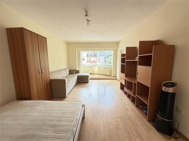 Inchiriere garsoniera decomandata  in bloc de apartamente,intrare Racadau - 18