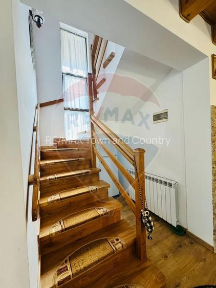 Casă / Vilă cu 4 camere de vânzare - 13