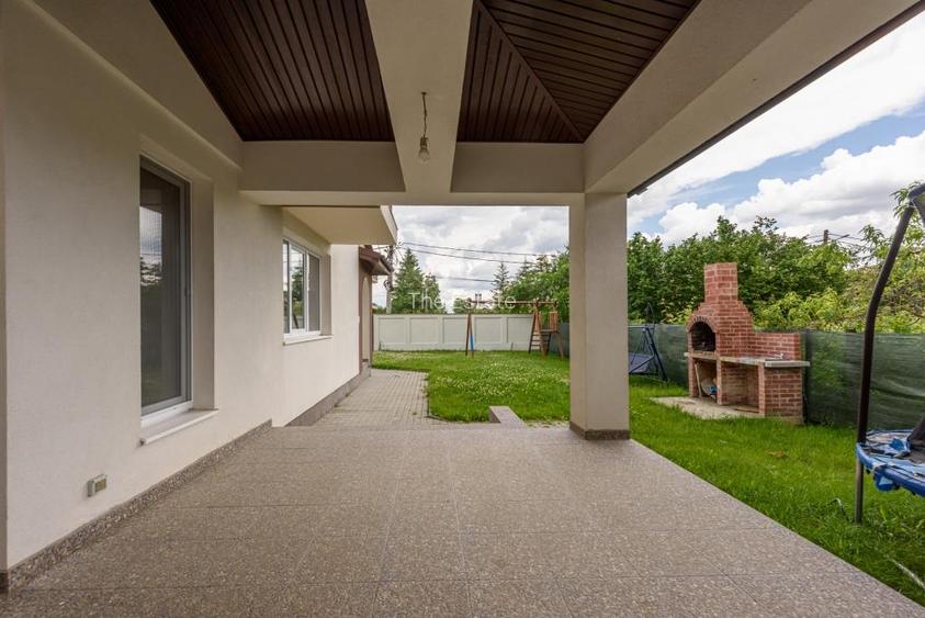 Vilă Spațioasă de Închiriat în Crevedia – Ideală pentru Familie (P+1+M) - 29