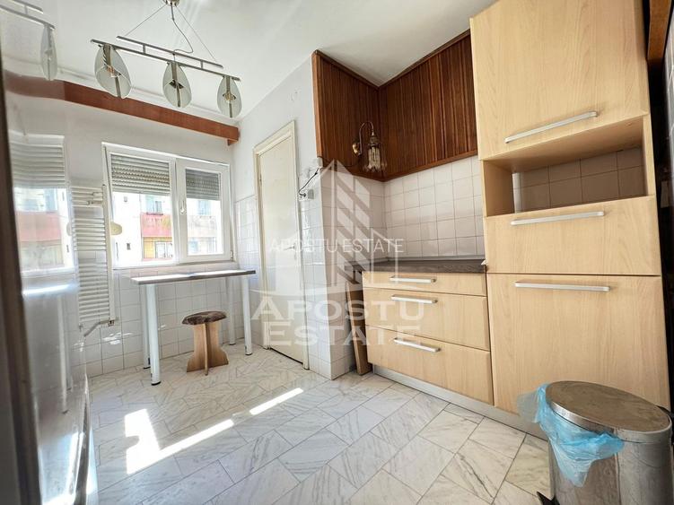 Apartament cu 3 camere, decomantat, etajul 2 , zona Spitalul Judetean - 4