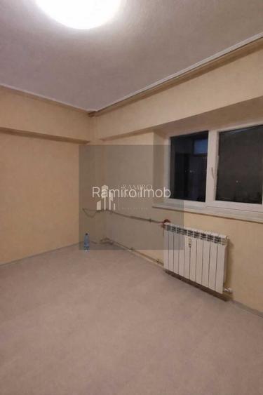 3 Camere Renovat - Metrou Aparatori la 1 Min - 2 Grupuri Sanitare - 3