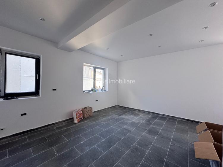 Spatiu Comercial 33 Mp | Pretabil Birou | Industriilor | | Laminor | 23 August - 4