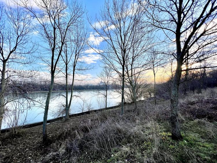 Teren 6000 mp pozitie deosebita lacul Baneasa adancime 140 m - 26