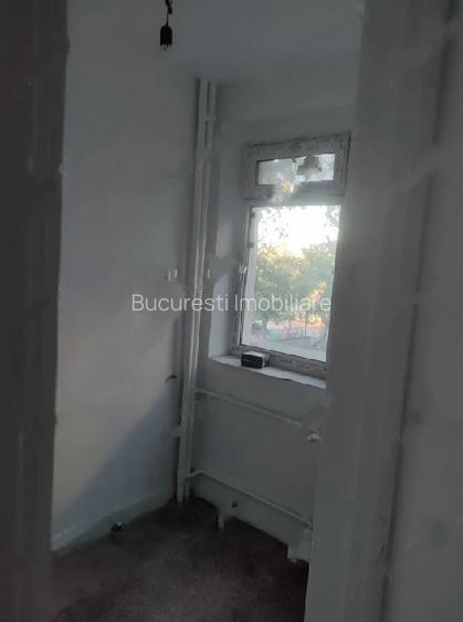 TITAN,Costin Georgian Metrou,etajul 2/10 ,BLOC Reabilitat. - 2