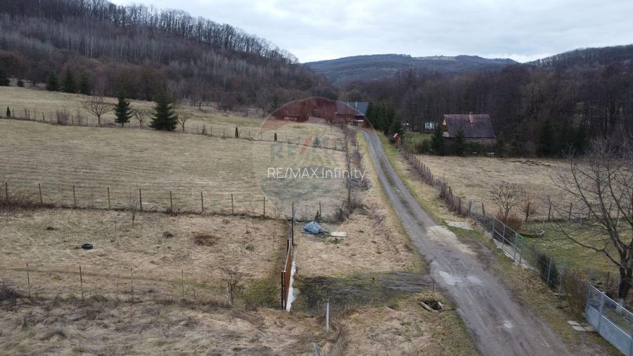 Teren 999 mp. Front 15,70 ml. Valea Garbaului - Floresti - 15