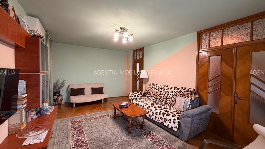 De vanzare apartament cu 4 cam dec. in Galati, piata Centrala, etaj5/7 - 9