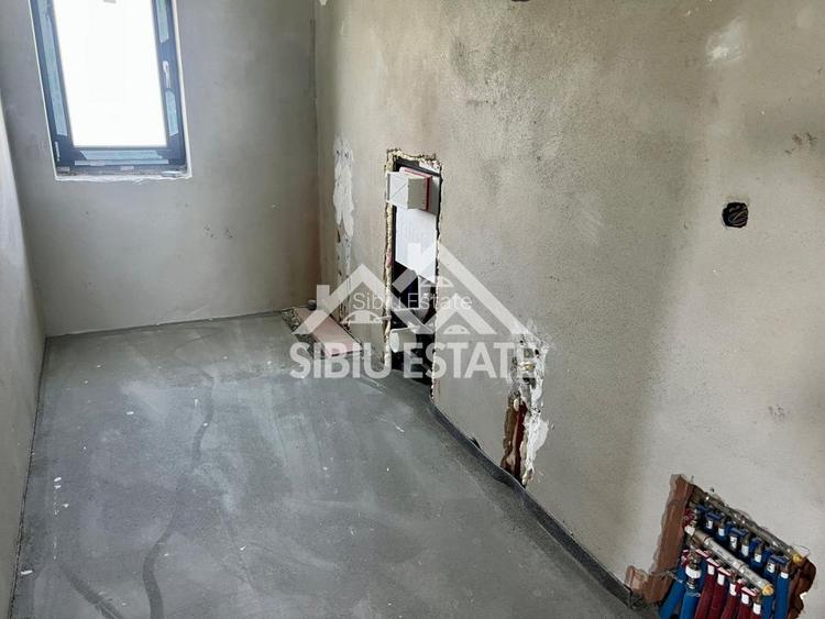 Casa individuala ,cu carport si pivnita, Calea Cisnadiei - 17