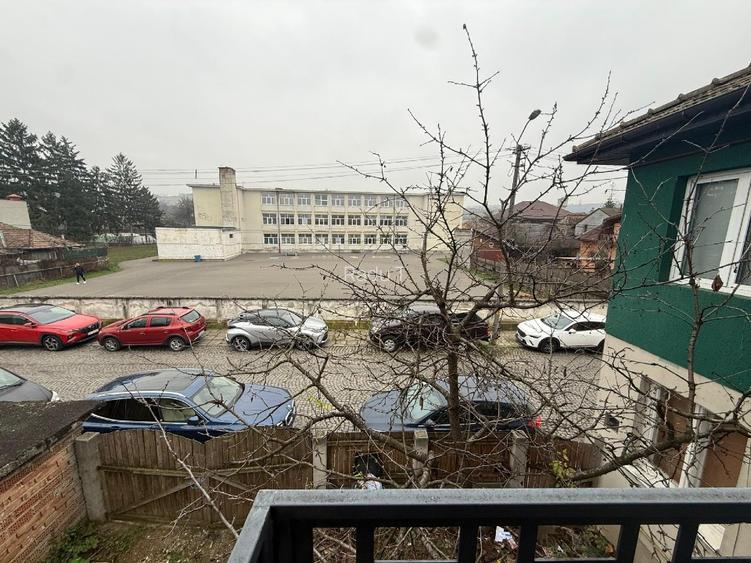 Casă de vânzare – Cartierul de Jos, Strada Alba Iulia | Zonă Buna - 11