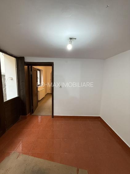 Spațiu de închiriat 2 camere +birou și curte Campina calea doftanei - 9