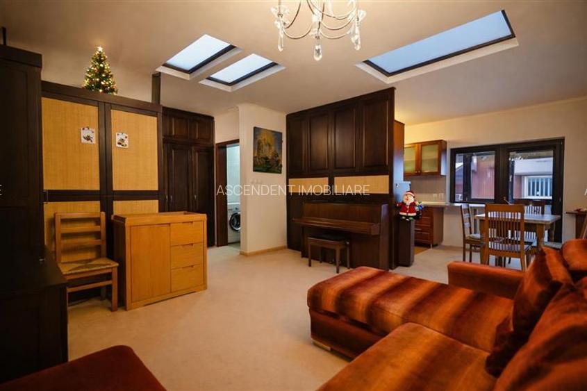 Film! Resedinta eleganta, accesorizata, in frumoasa statiune Poiana Brasov. - 8