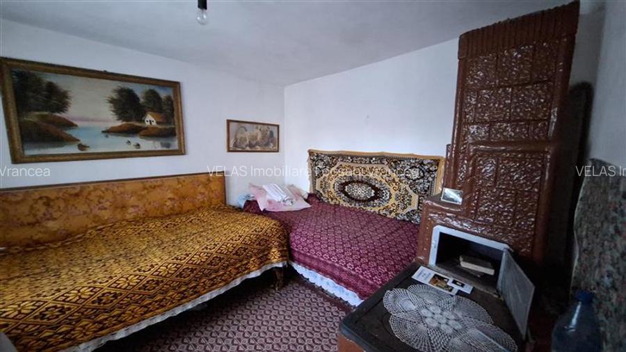 Casa com.Maicanesti, cu 3118 mp teren intravilan - 18