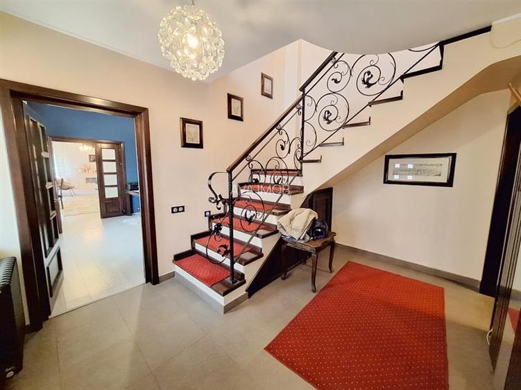 Vila 7 camere ultracentrala – ideala clinica, cabinete sau sediu firma - 9