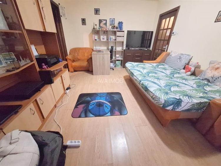 Apartament 2 camere, semimobilat, etaj 3 din 4, zona Piata Sud - 5