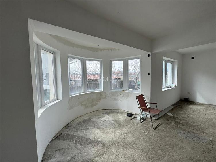 Casa spatioasa cu etaj si curte în Ghimbav - 9